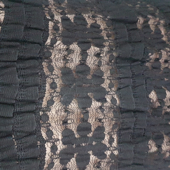 Max Studio lace V neck, sleeveless dress - Picture 3 of 5